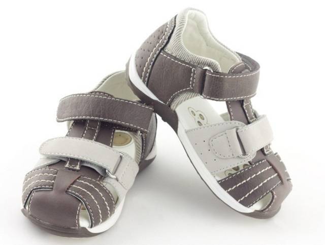 我们整理了值得买的儿童凉鞋品牌，耐克阿迪随便选，最便宜的是回力！