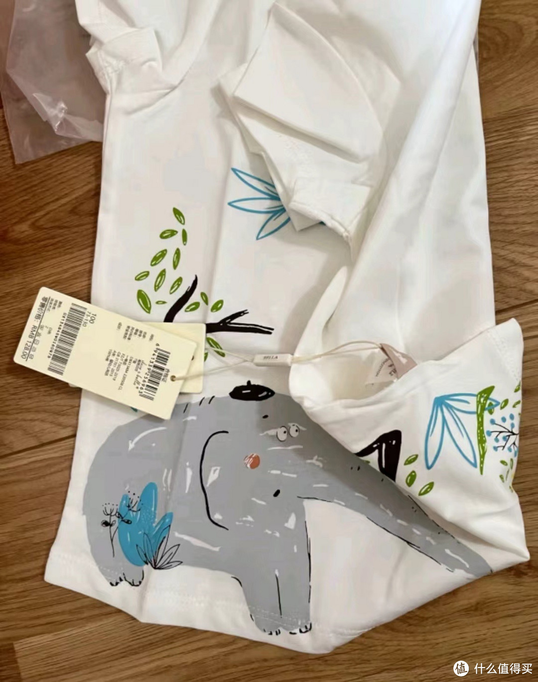 童装新风尚：白色短袖T恤，给宝宝清爽夏日！