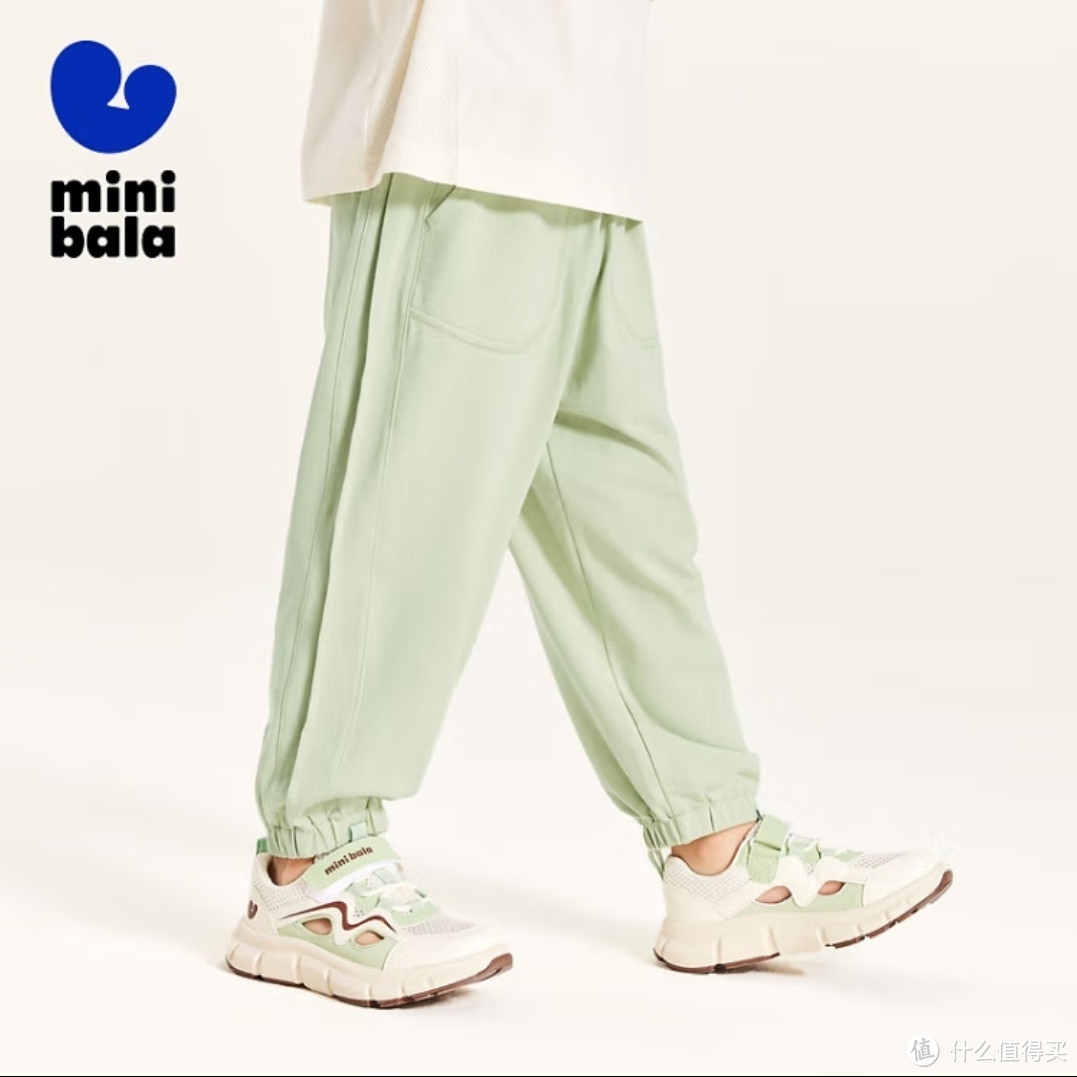 奶爸给娃买衣服，兼具实用性与趣味性